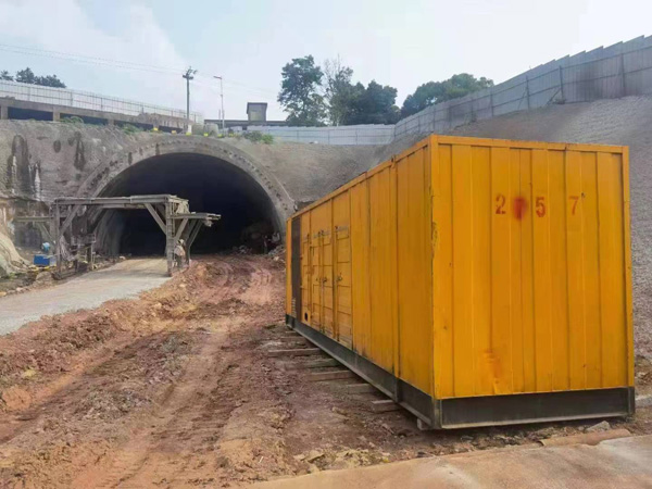 西岗发电机出租自启装置的工作原理是什么？