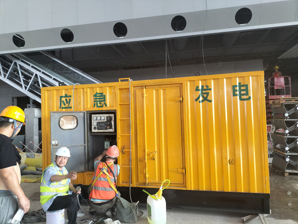 西岗怎样判断空气滤清器是否需要更换？